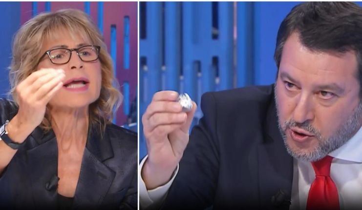 Siparietto tra Gruber e Salvini ad “Otto e mezzo” e lui le regala un bacio perugina (IL VIDEO)